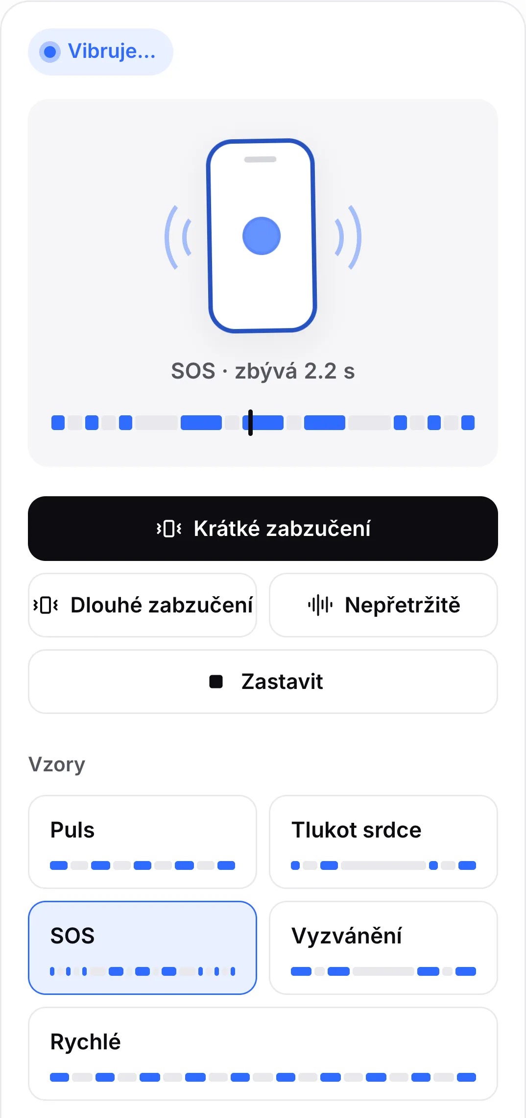 Přehrávaný vzor SOS: jeho tlačítko je zvýrazněno a časová osa nad tlačítky ukazuje krátká a dlouhá zabzučení s přehrávací hlavou v dlouhém zabzučení