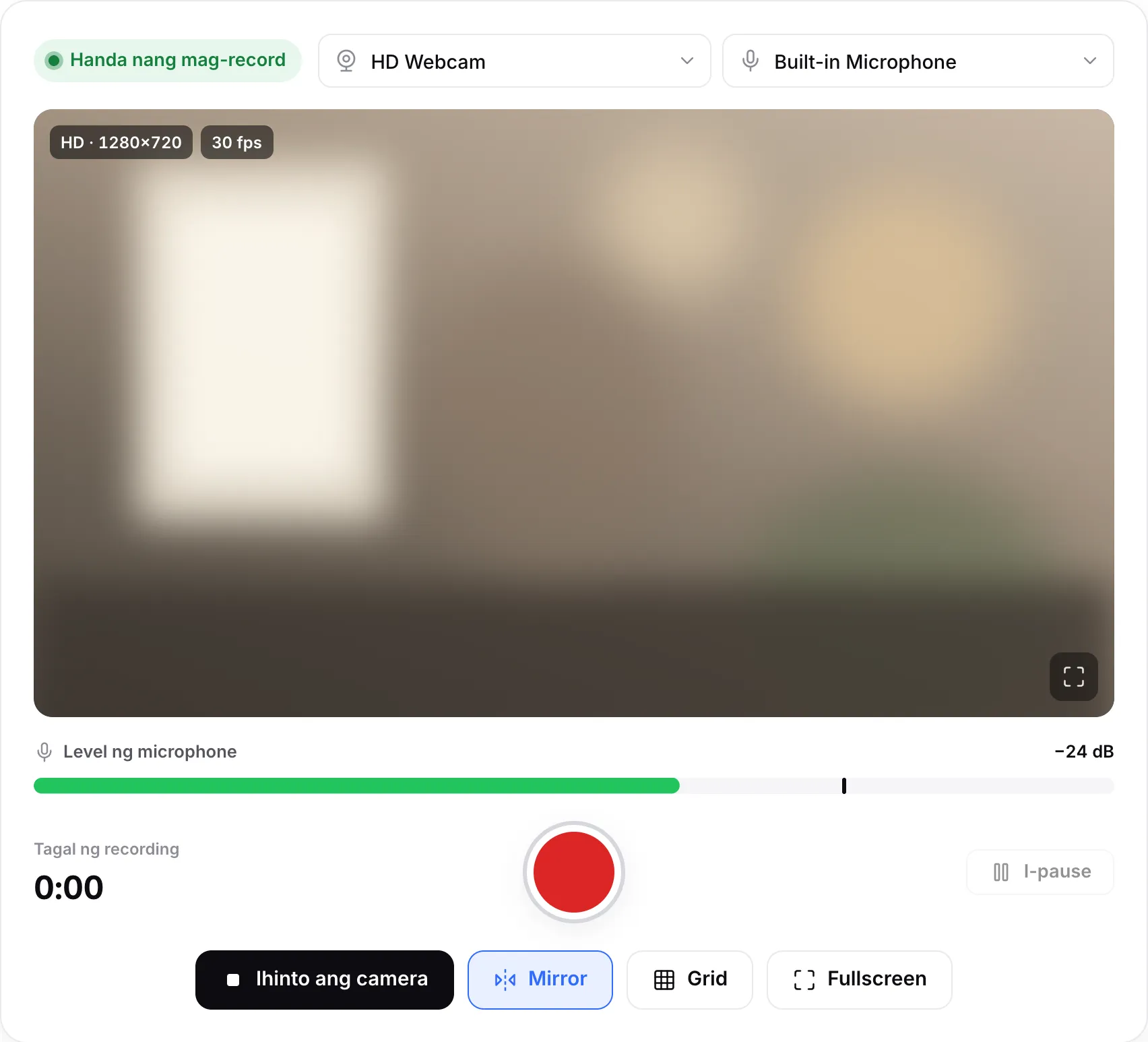 Ang recorder na handang mag-record, kasama ang mga menu ng camera at microphone, ang live na larawan at ang microphone level bar na nagpapakita ng pagsasalita