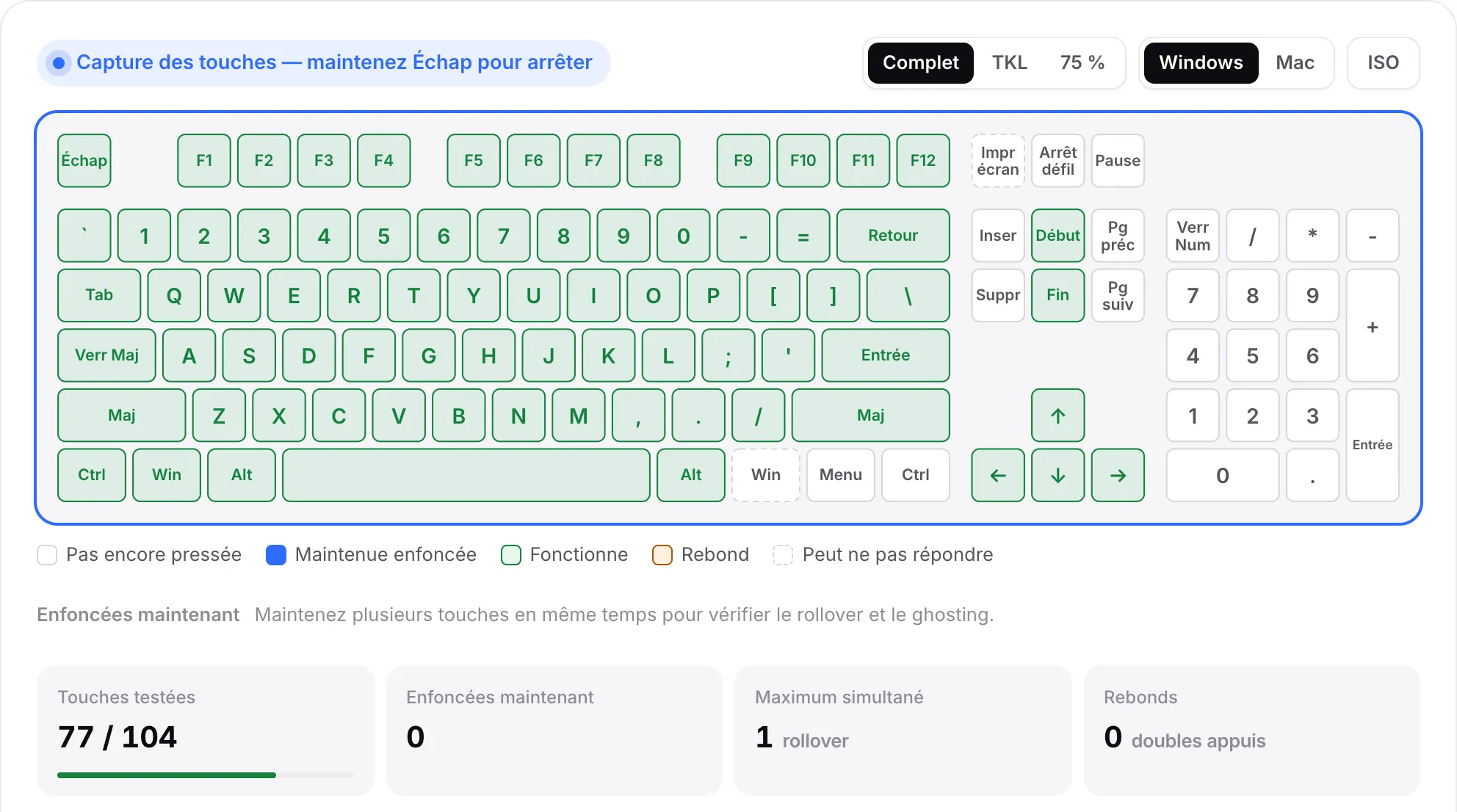 Le clavier virtuel avec la plupart des touches vertes, le pavé numérique encore blanc et Touches testées à 77 sur 104
