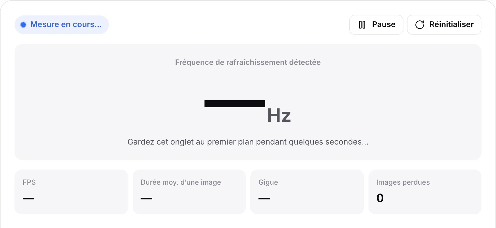 Le test de fréquence de rafraîchissement pendant la mesure, avec l’état « Mesure en cours… » et l’indication « Gardez cet onglet au premier plan pendant quelques secondes… »