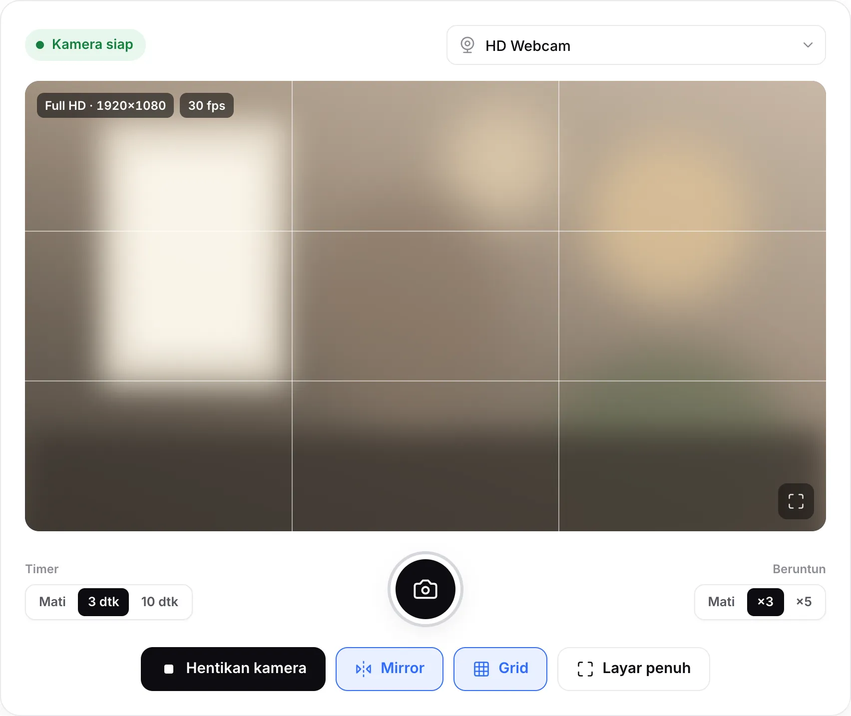 Kamera online dengan grid menyala, timer 3 dtk, dan beruntun ×3 dipilih di kedua sisi tombol rana bulat