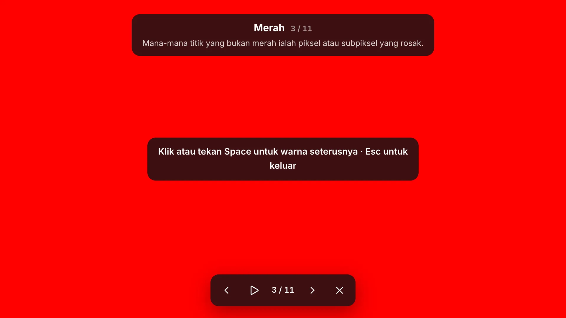 Skrin ujian merah skrin penuh dengan label “Merah 3 / 11” dan petuanya, petunjuk “Klik atau tekan Space untuk warna seterusnya · Esc untuk keluar” dan bar alat di bahagian bawah