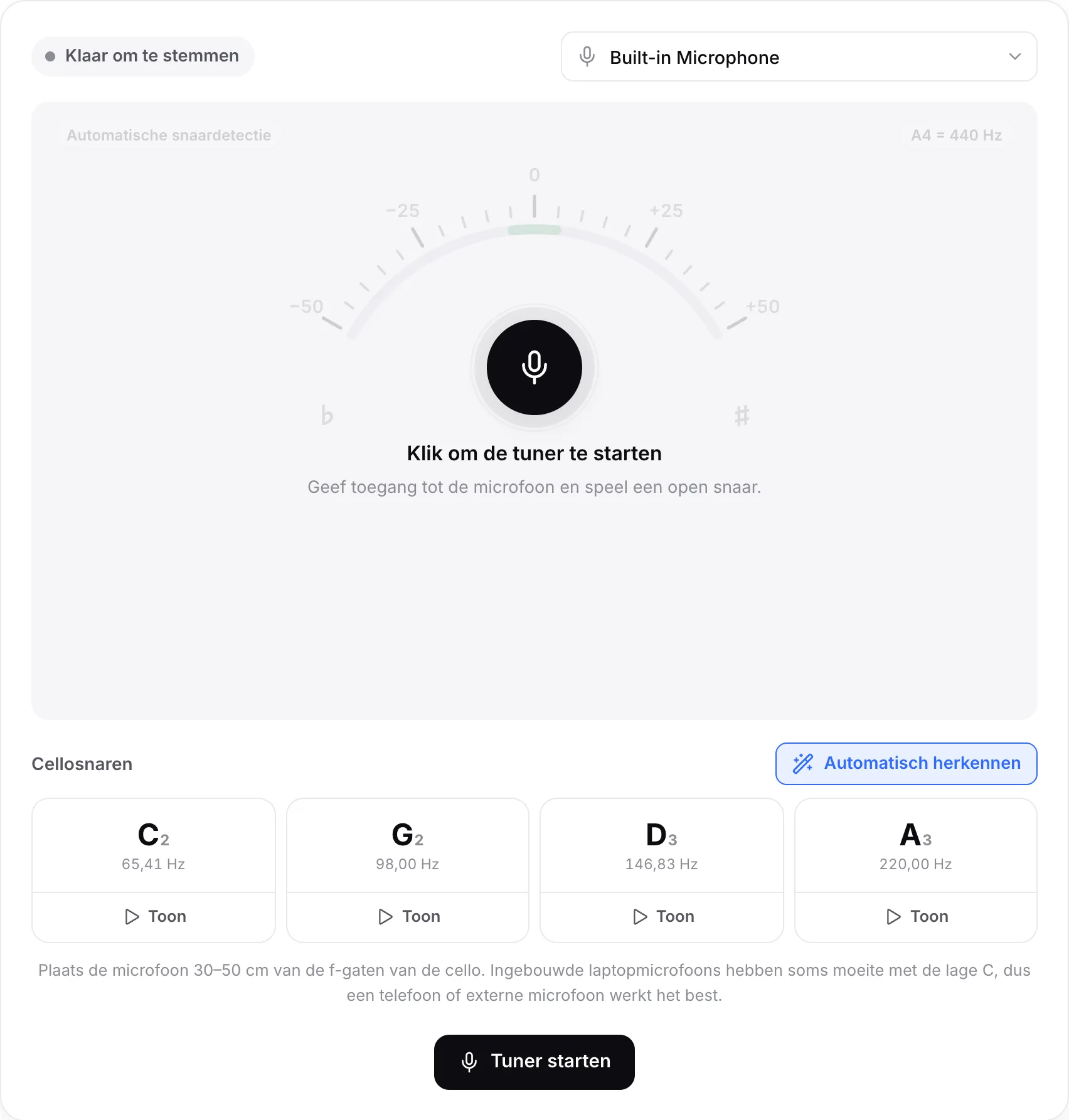 De cellotuner vóór het starten, met de knop Tuner starten, het microfoonmenu en de vier snaren C2, G2, D3 en A3