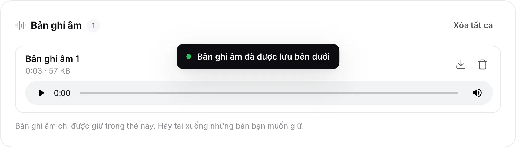 Một bản ghi âm trong danh sách Bản ghi âm với độ dài và dung lượng, trình phát cùng các nút tải xuống và xóa