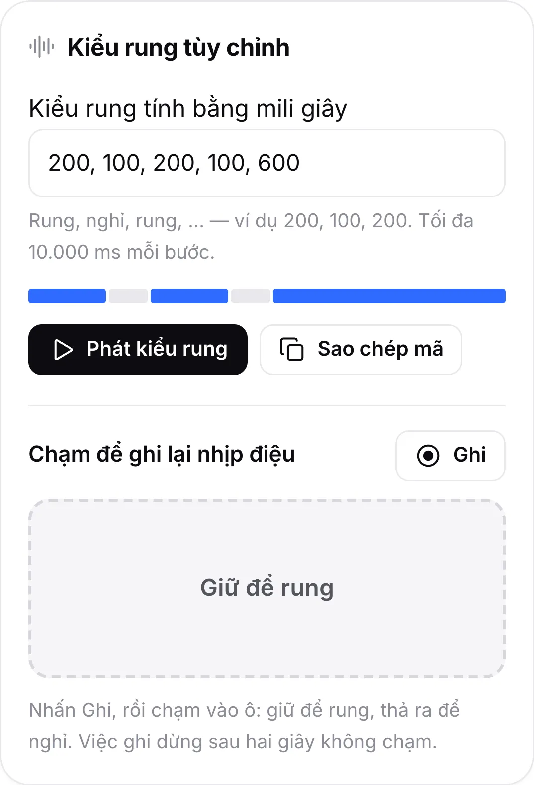 Thẻ Kiểu rung tùy chỉnh với kiểu 200, 100, 200, 100, 600, thanh xem trước, các nút Phát kiểu rung và Sao chép mã cùng ô chạm để ghi nhịp điệu